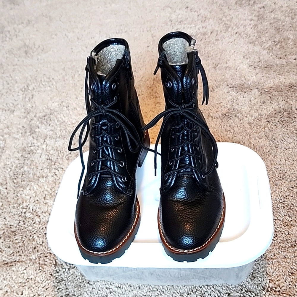 Women's Kenzie Black, combat style, faux fur lined boot size 7.5